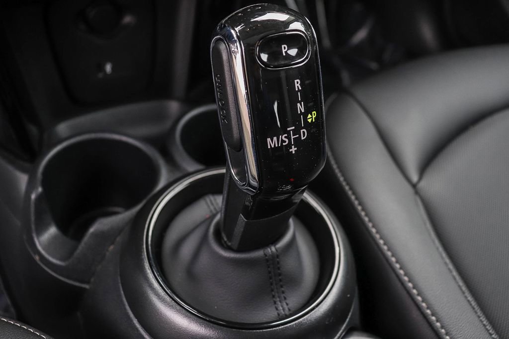 Used 2024 MINI Cooper 4-Door Hardtop image 23