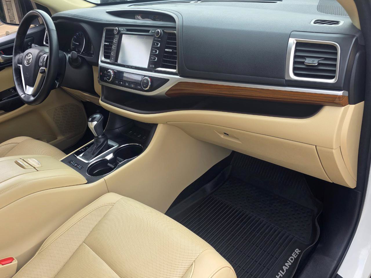 Used 2017 Toyota Highlander Limited Platinum AWD/4WD image 30
