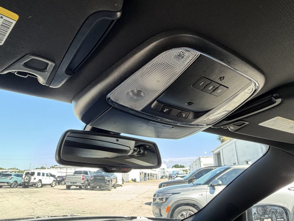 Used 2017 Chrysler 300 S RWD image 33