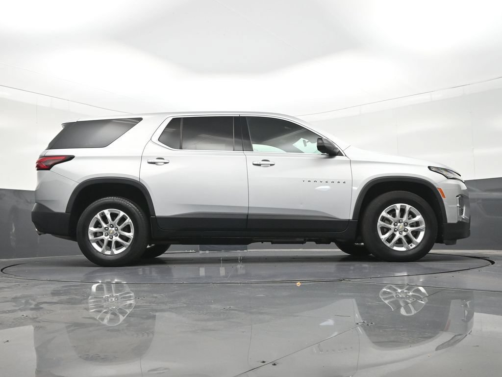 Used 2022 Chevrolet Traverse LS FWD image 35