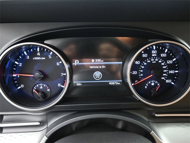 Used 2023 Kia Carnival LX image 7