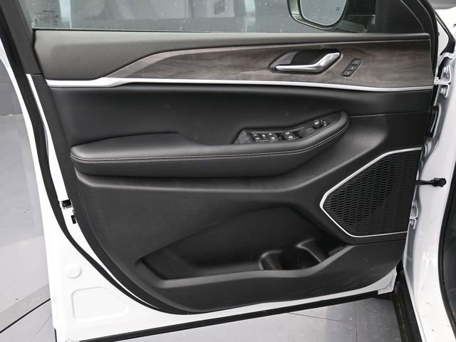 New 2026 Jeep Grand Cherokee L Limited w/ Limited Altitude Package image 14