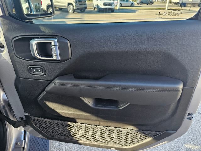 Used 2021 Jeep Wrangler Unlimited Sahara AWD/4WD image 21