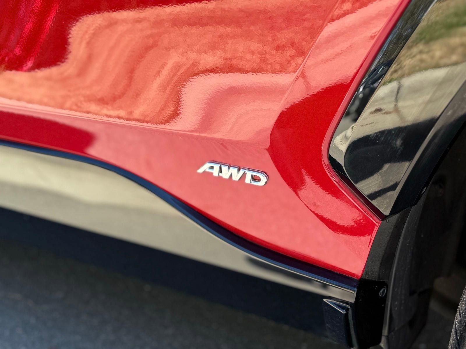 Used 2023 Toyota RAV4 SE w/ Weather & Moonroof Package image 21