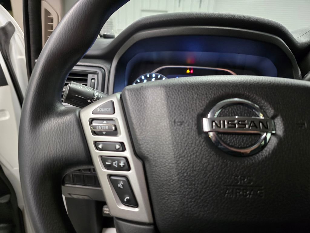 Used 2022 Nissan Titan S image 20