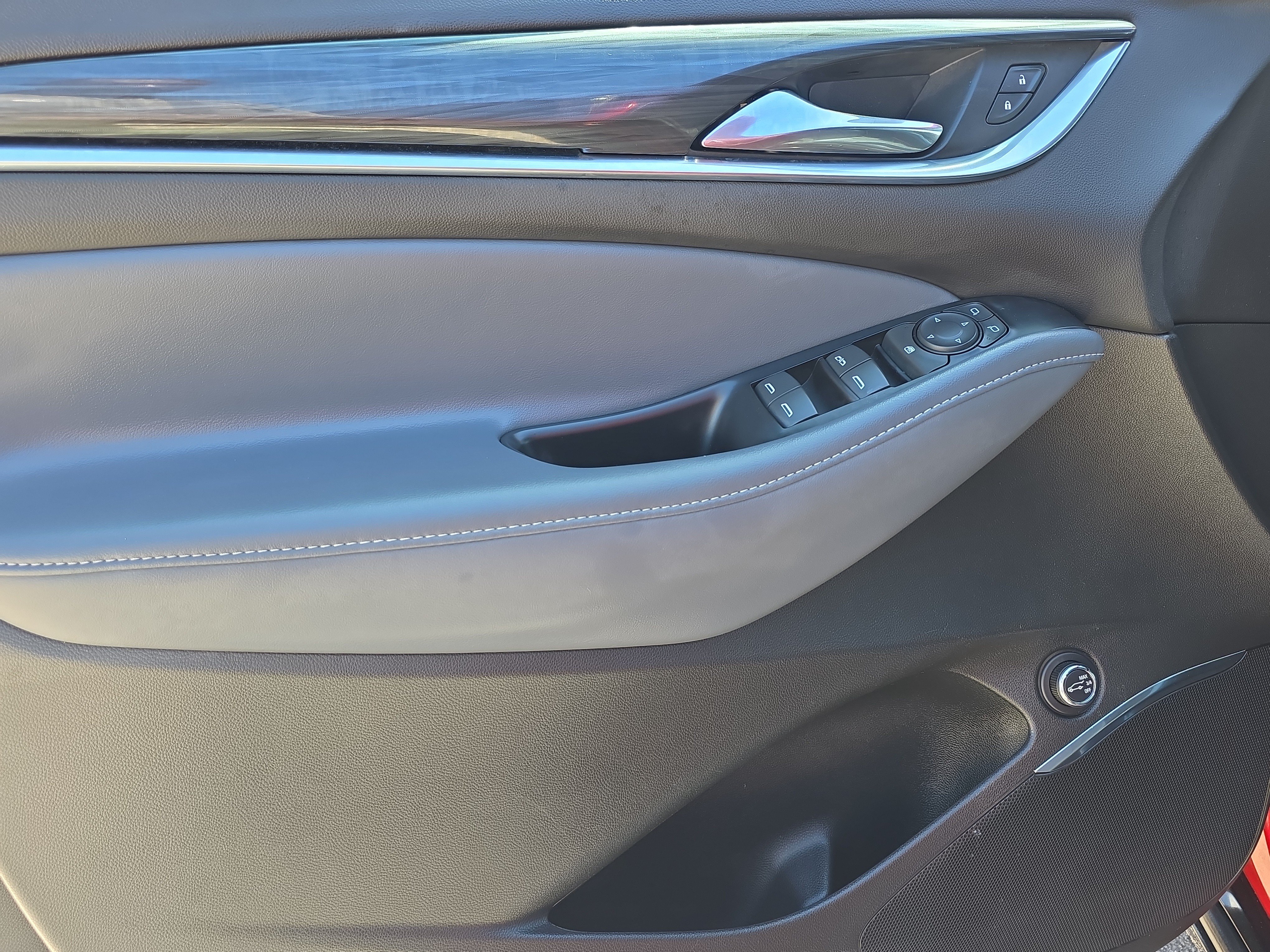 Used 2024 Buick Enclave Essence FWD image 18
