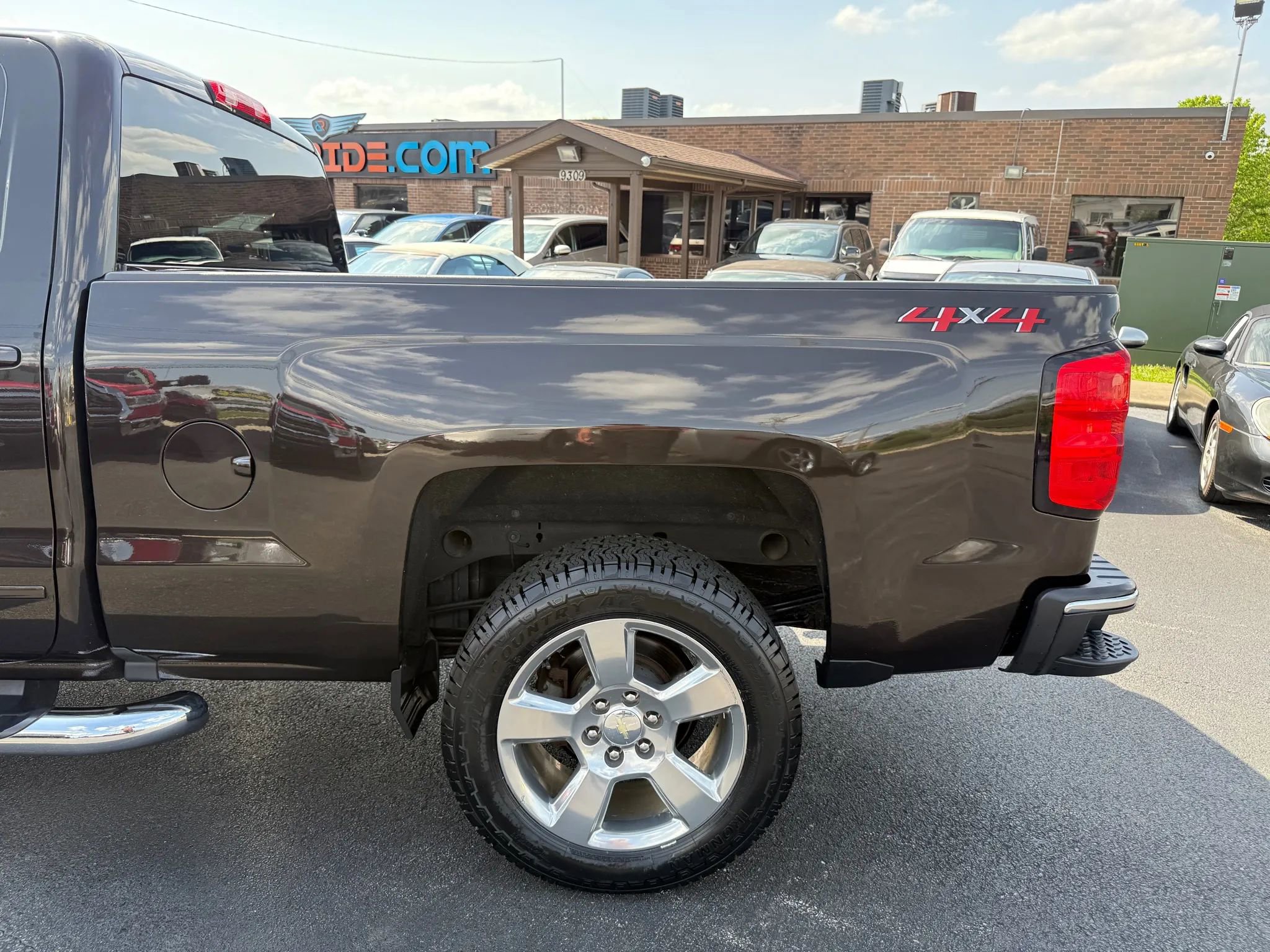 Used 2018 Chevrolet Silverado 1500 LT w/ All Star Edition image 42