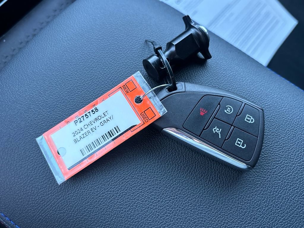 Used 2024 Chevrolet Blazer EV RS image 27