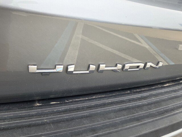 Used 2025 GMC Yukon XL Elevation AWD/4WD image 15