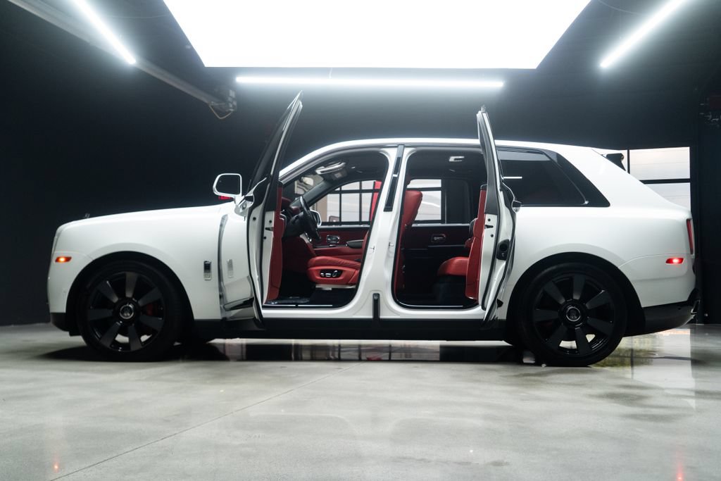 Used 2022 Rolls-Royce Cullinan AWD/4WD image 23