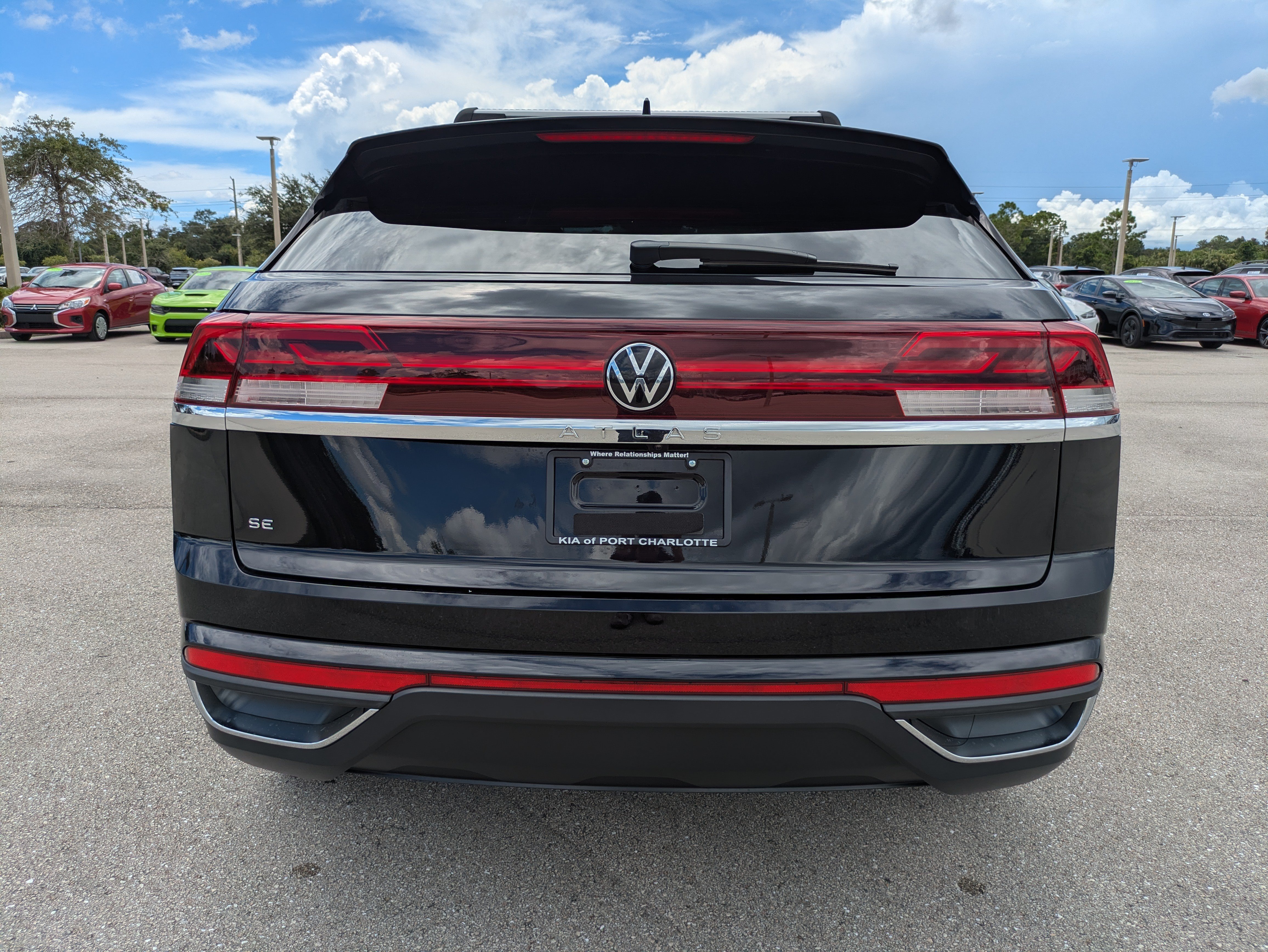 Used 2024 Volkswagen Atlas Cross Sport SE FWD image 5