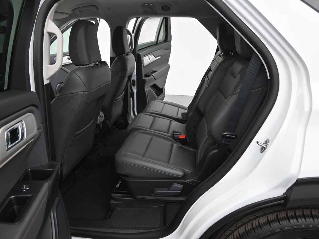 New 2026 Ford Explorer Active RWD image 18