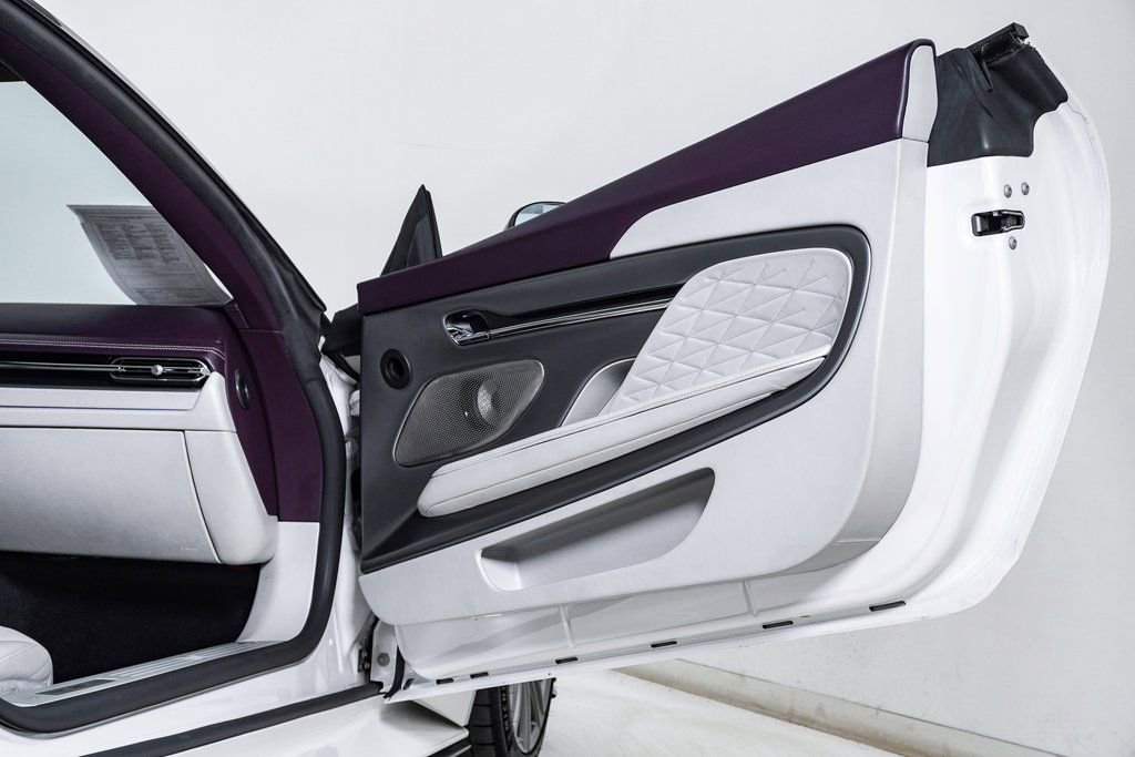 Used 2024 Aston Martin DB12 Coupe image 23