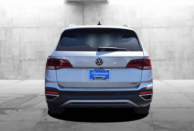 Certified 2023 Volkswagen Taos SE w/ Panoramic Sunroof Package AWD/4WD image 6
