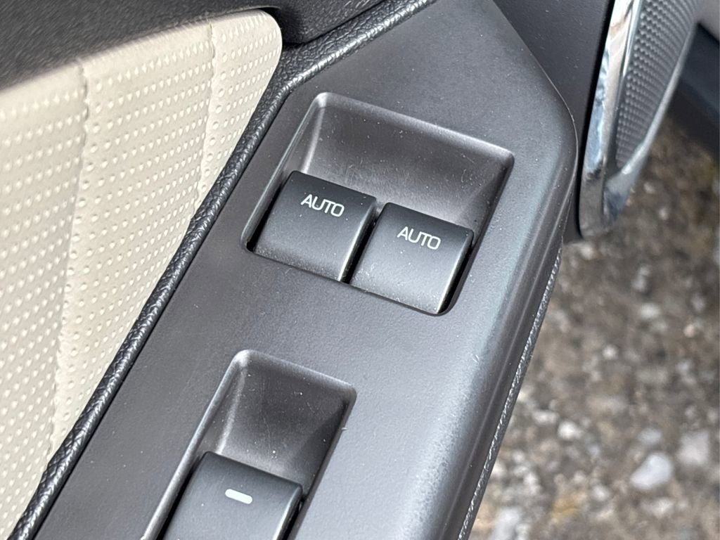 Used 2012 Ford Mustang Premium image 27