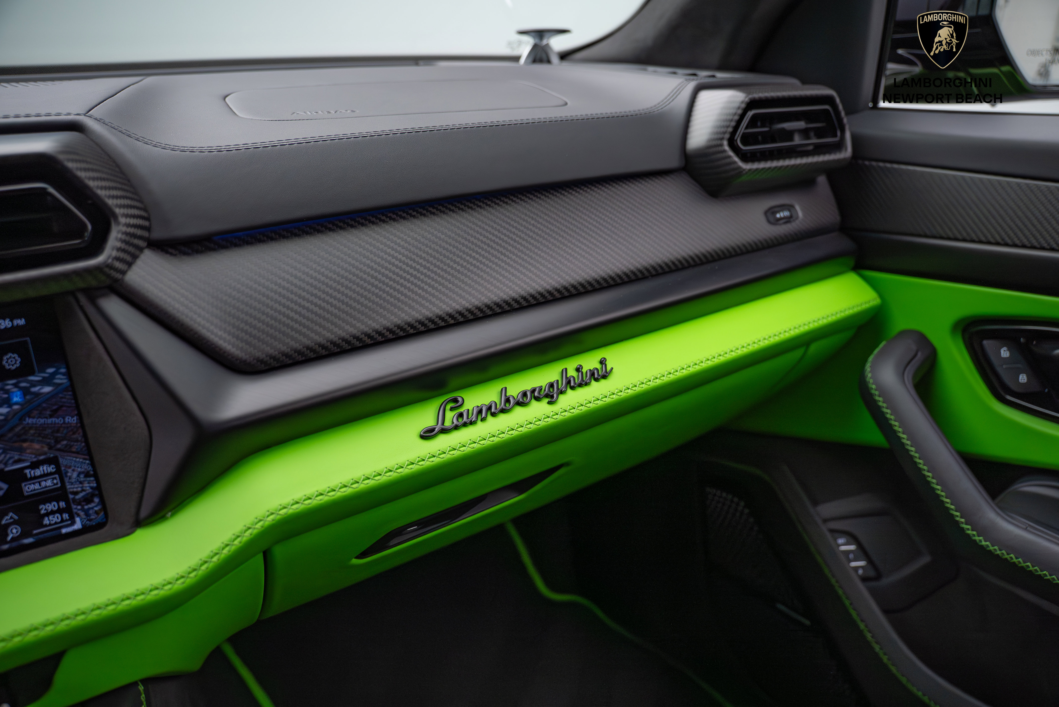 Used 2025 Lamborghini Urus SE image 34