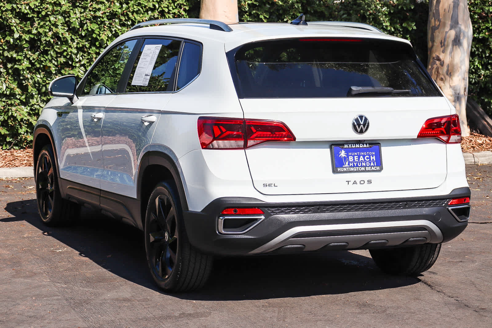 Used 2022 Volkswagen Taos SEL FWD image 8