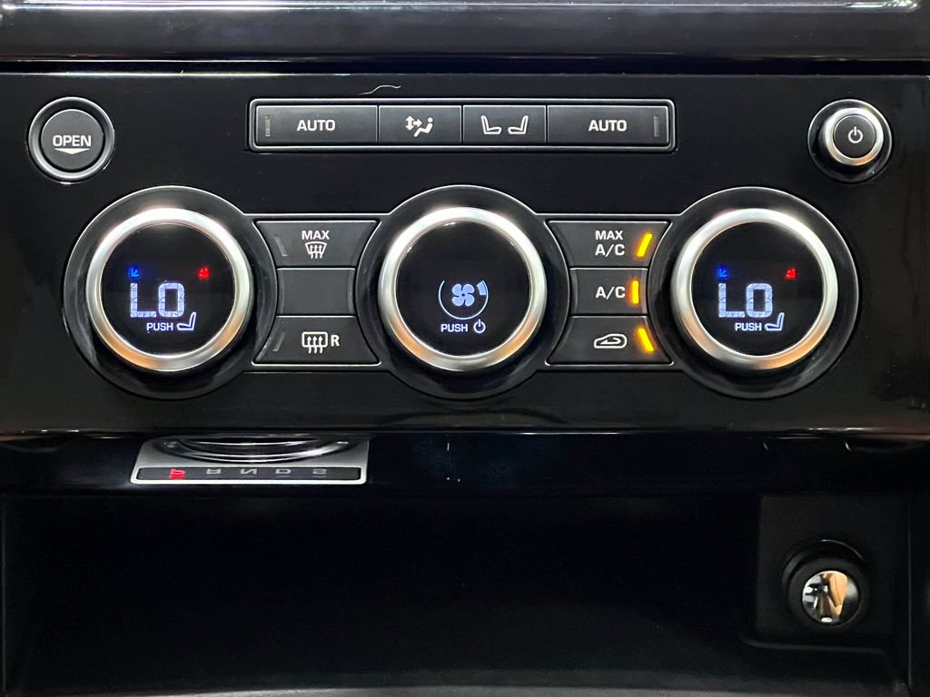 Used 2017 Land Rover Discovery HSE AWD/4WD image 28