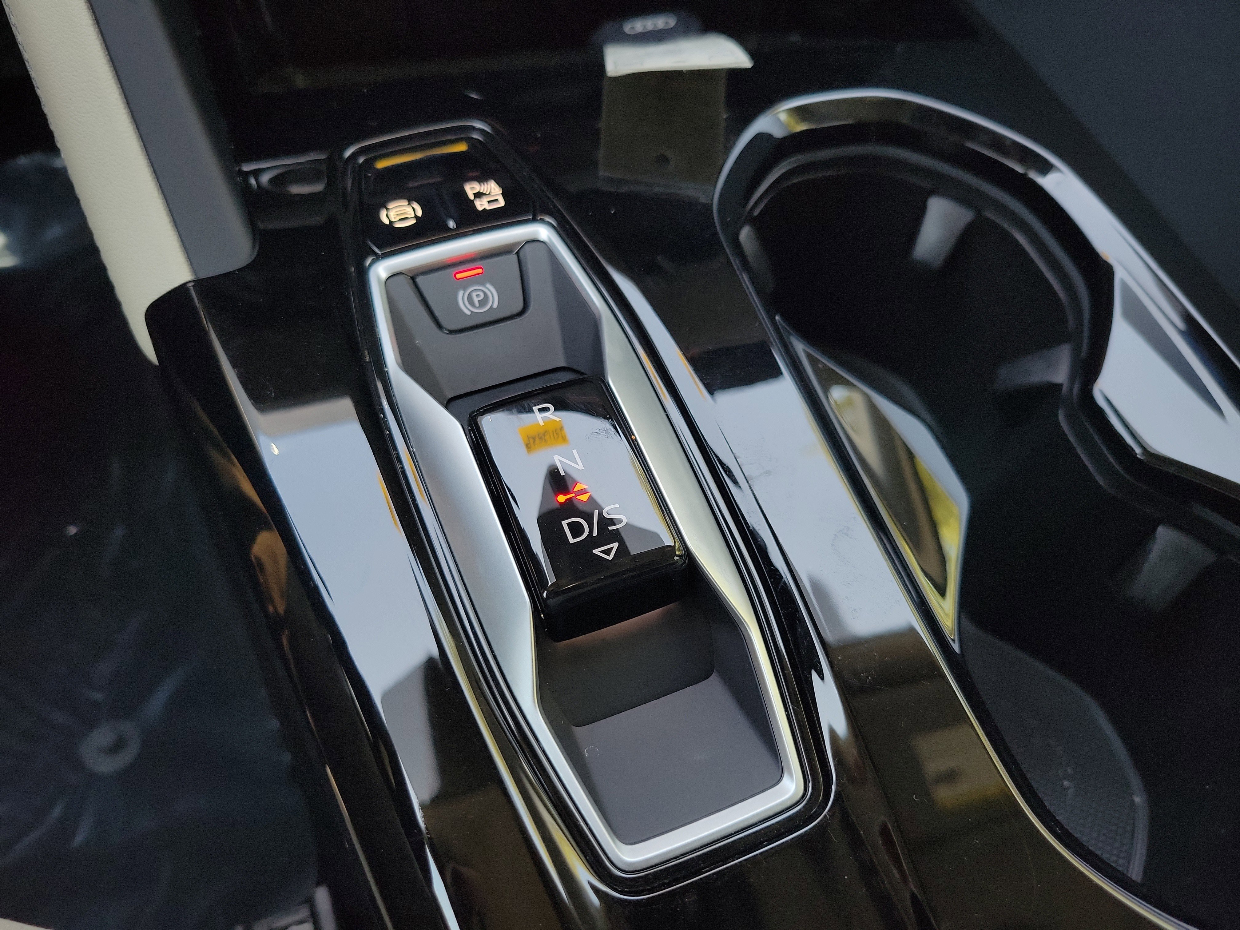 Used 2025 Audi Q5 Premium w/ Convenience Package AWD/4WD image 25