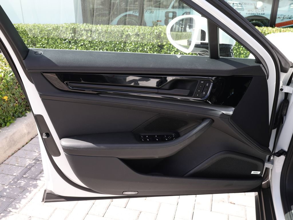 Used 2025 Porsche Panamera 4 image 11
