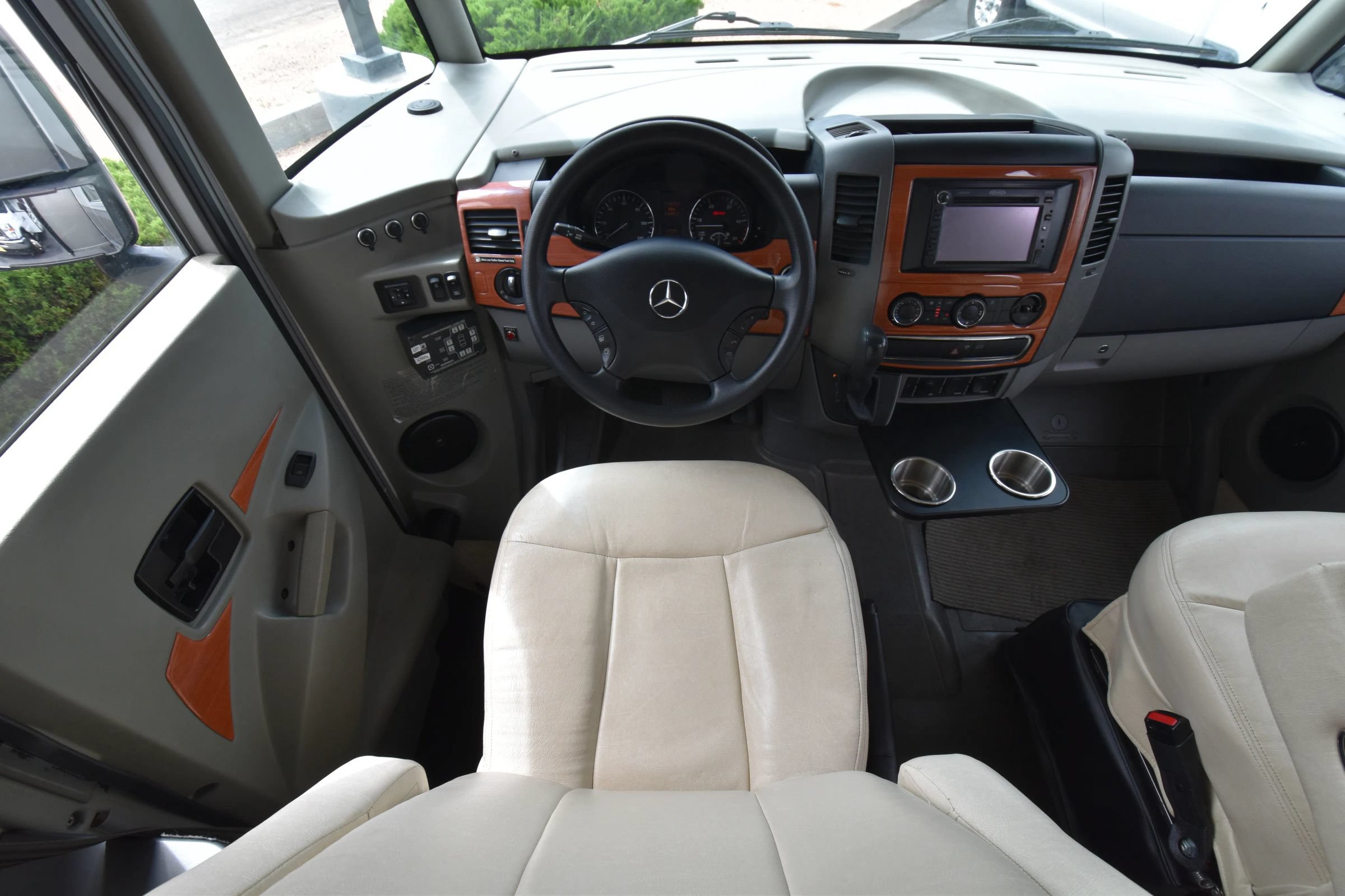 Used 2010 Mercedes-Benz Sprinter 3500 image 38