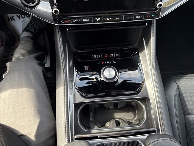 Used 2024 Jeep Wagoneer 4WD image 12