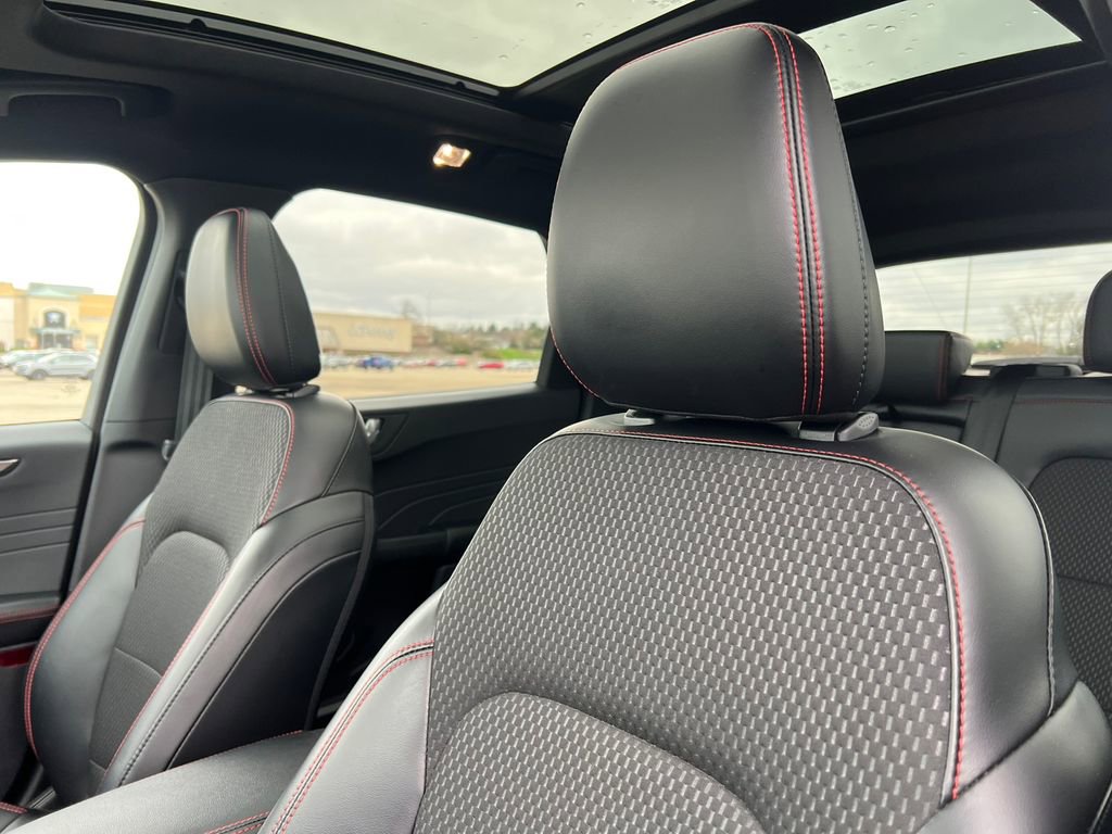 Used 2023 Ford Escape ST-Line Elite image 13