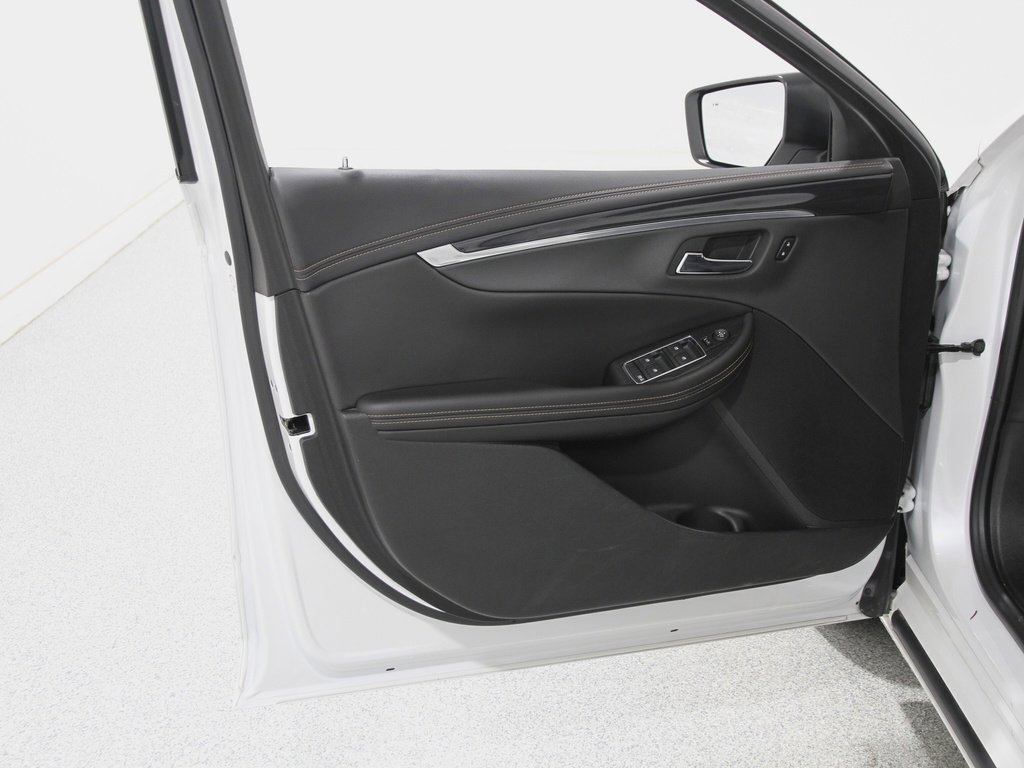 Used 2020 Chevrolet Impala LT w/ LT Convenience Package image 4