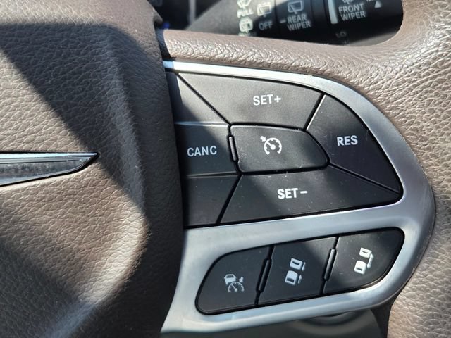 Used 2019 Chrysler Pacifica Touring Plus w/ Advanced Safetytec Group FWD image 27