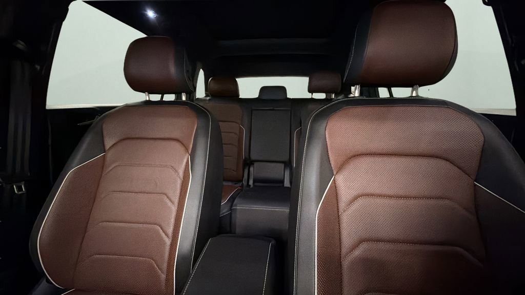 Used 2023 Volkswagen Tiguan SEL R-Line image 25