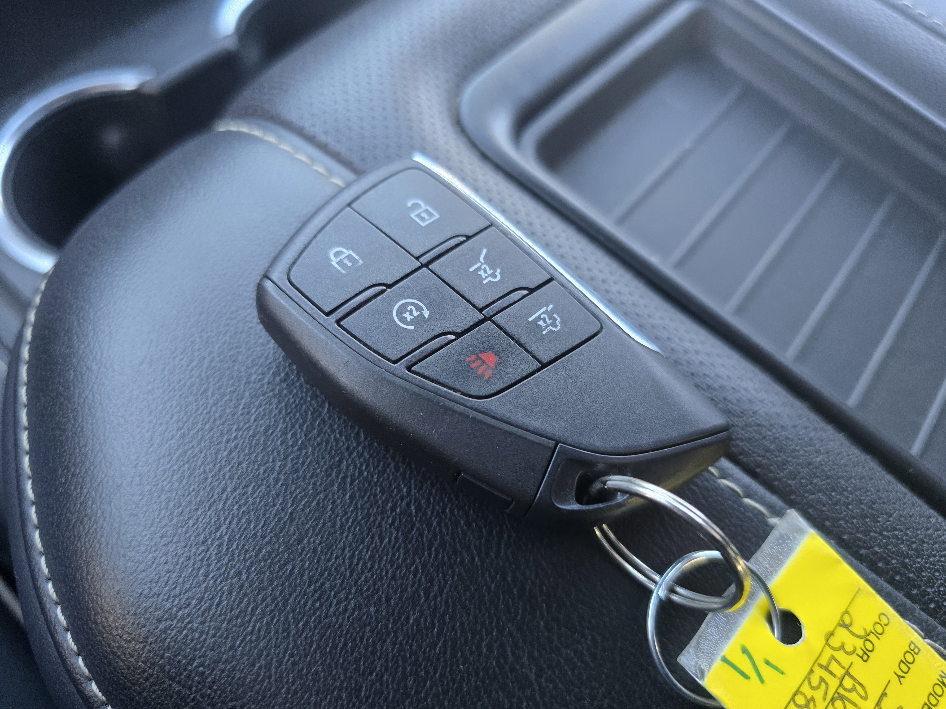 Used 2024 GMC Yukon SLT image 35