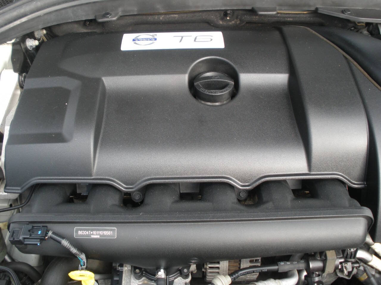 Used 2011 Volvo XC60 T6 R-Design w/ Convenience Pkg AWD/4WD image 13