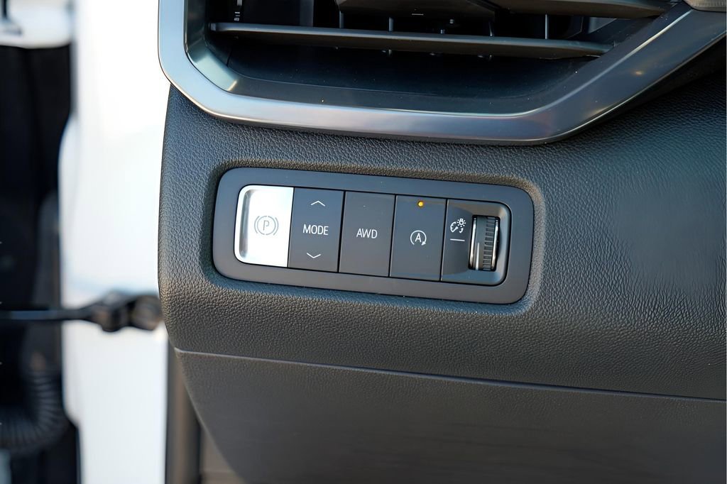 New 2026 GMC Acadia AT4 w/ Luxury Package image 17