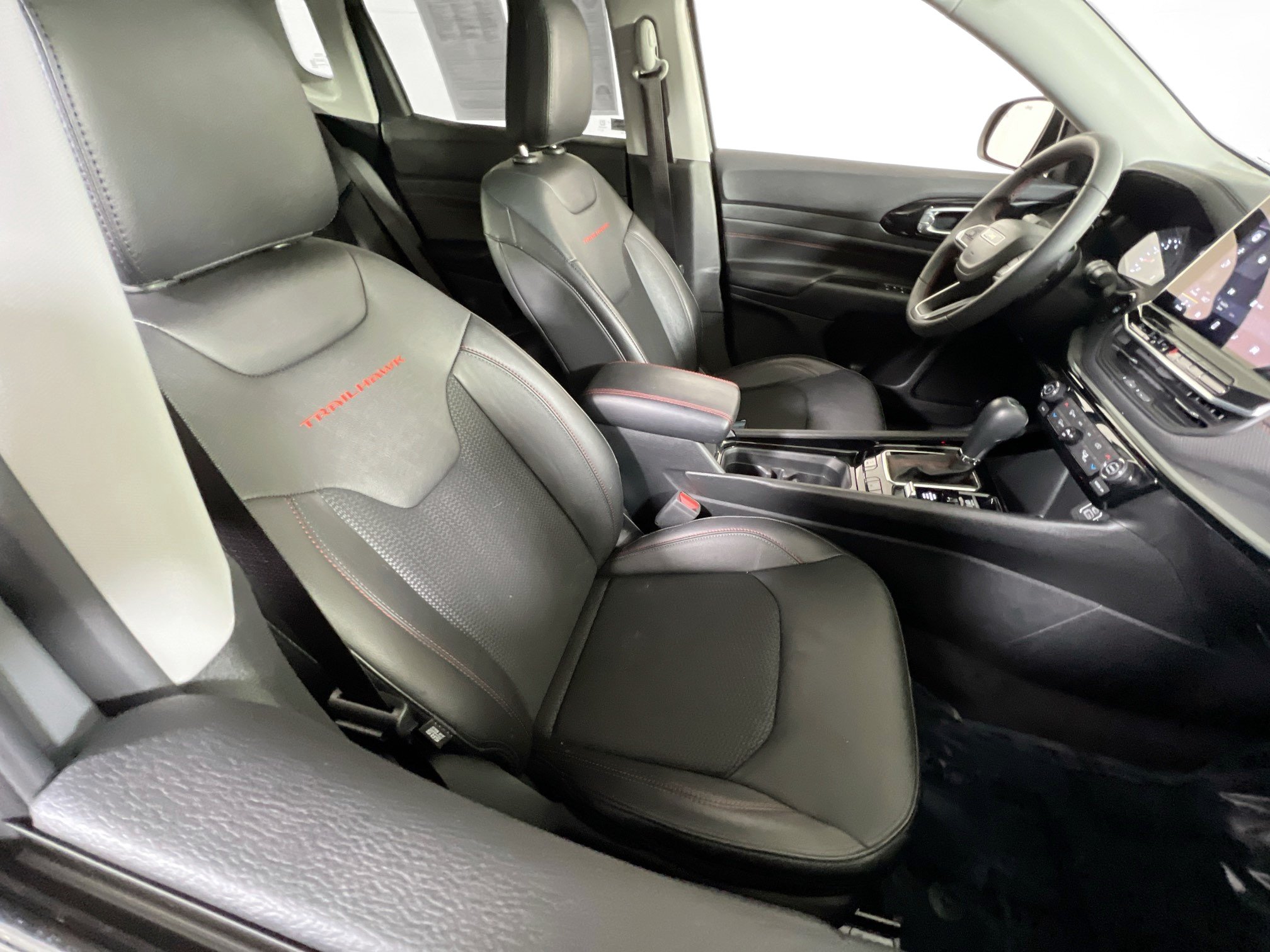 Used 2022 Jeep Compass Trailhawk AWD/4WD image 25