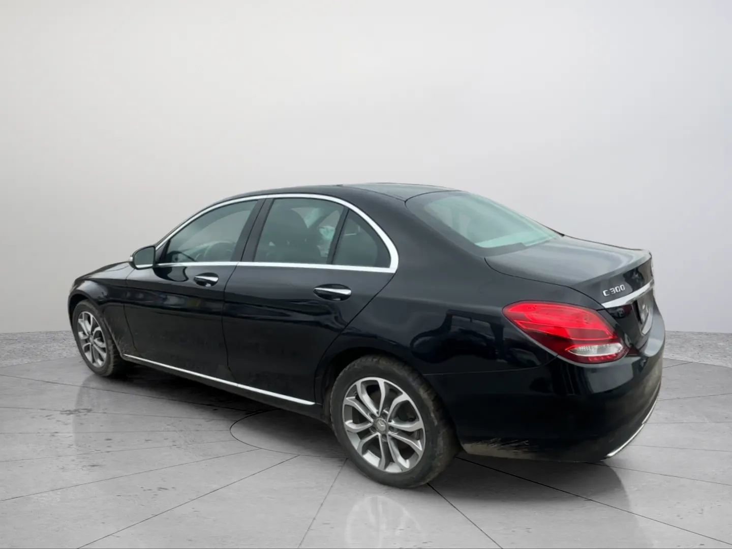 Used 2015 Mercedes-Benz C 300 4MATIC Sedan image 3