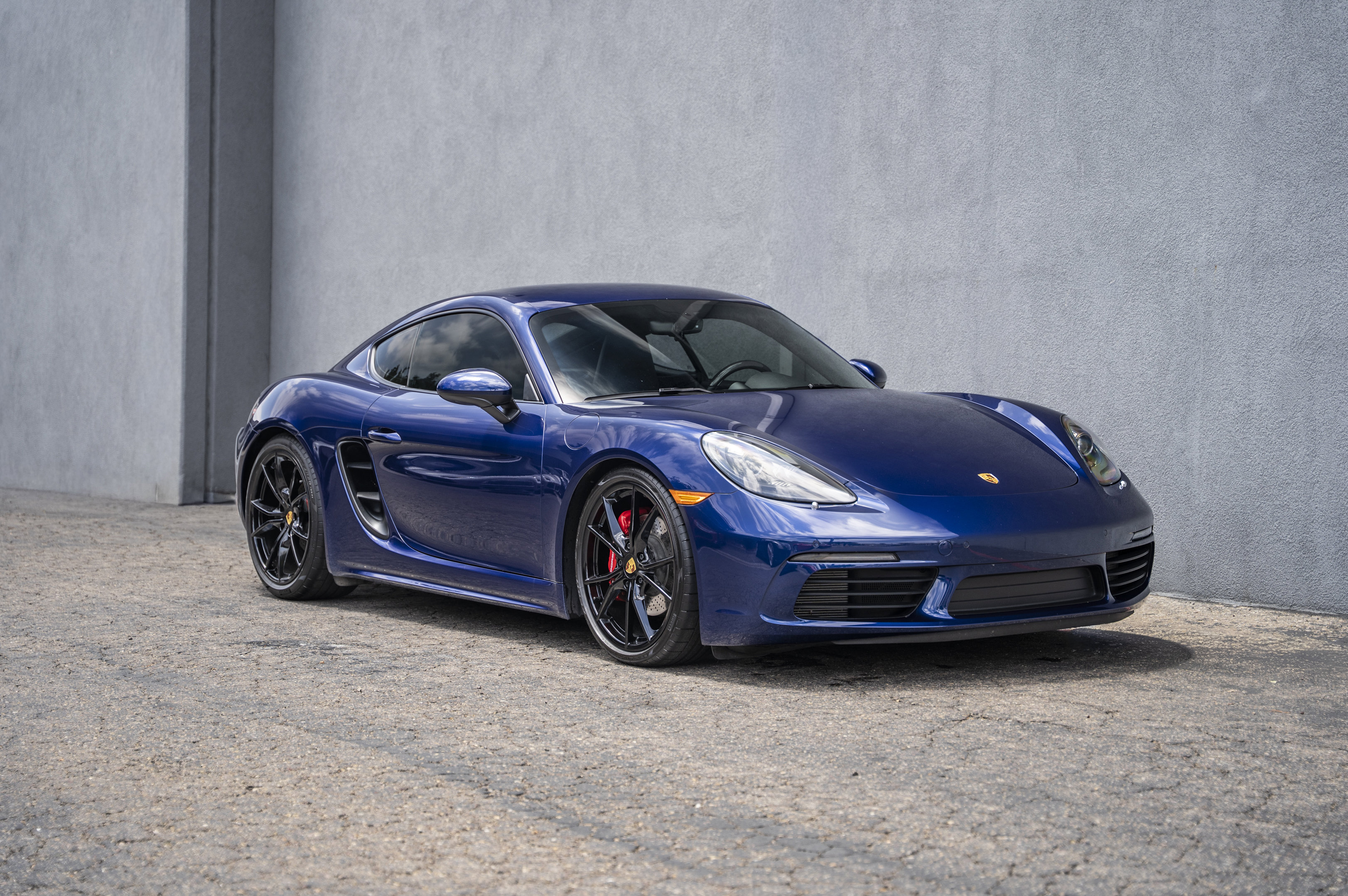 Used 2025 Porsche 718 Cayman S RWD image 7