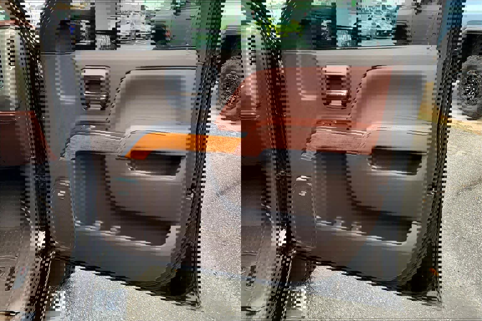 Used 2018 Chevrolet Silverado 3500 High Country w/ Duramax Plus Package image 22