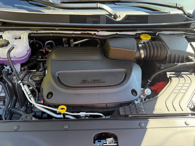 New 2026 Chrysler Pacifica Limited image 10