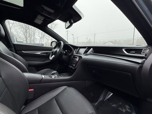 Used 2023 INFINITI QX55 Luxe w/ Cargo Package image 14