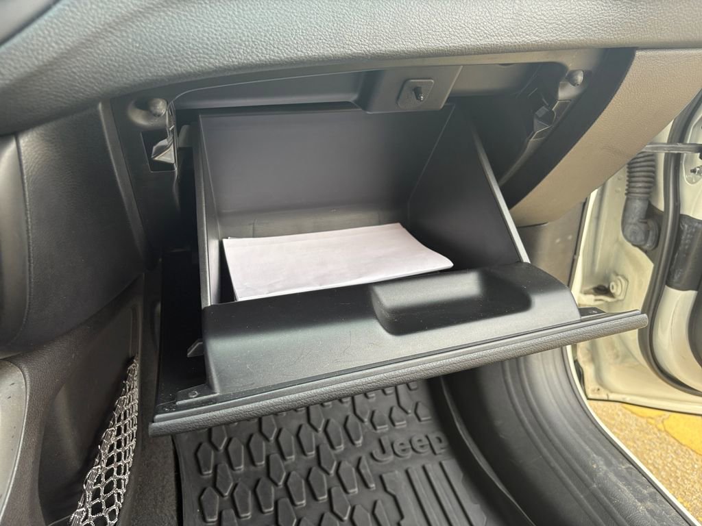 Used 2021 Jeep Compass Latitude image 6
