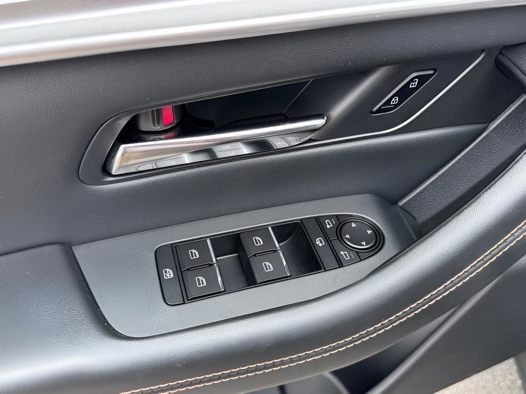 Used 2025 MAZDA CX-70 Plug-In Hybrid w/ Premium Plus image 29