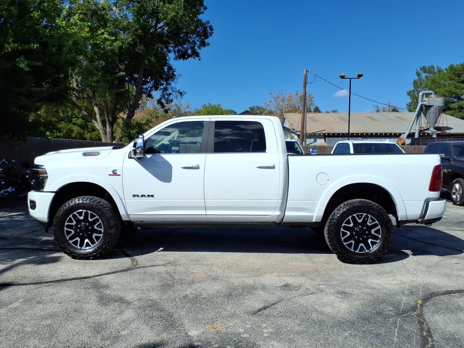 Used 2025 RAM 2500 Limited AWD/4WD image 16