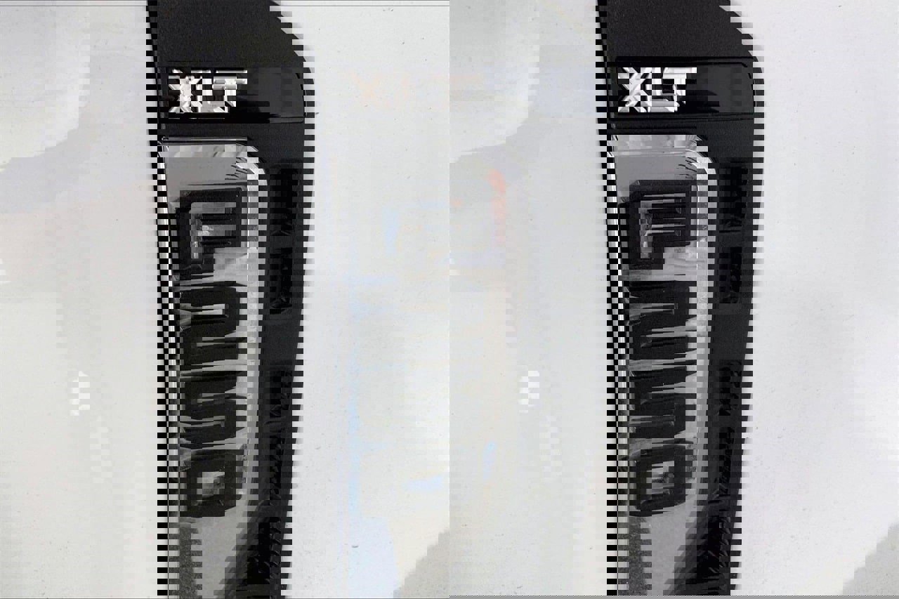 Used 2023 Ford F250 XLT w/ FX4 Off-Road Package image 7