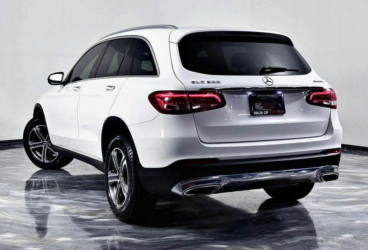 Used 2019 Mercedes-Benz GLC 300 4MATIC w/ Premium Package image 11