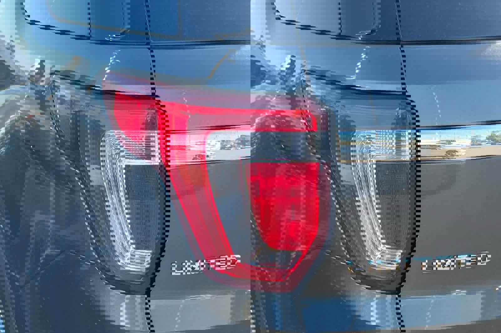 Used 2019 Ford Explorer Limited w/ Class III Trailer Tow Package FWD image 20