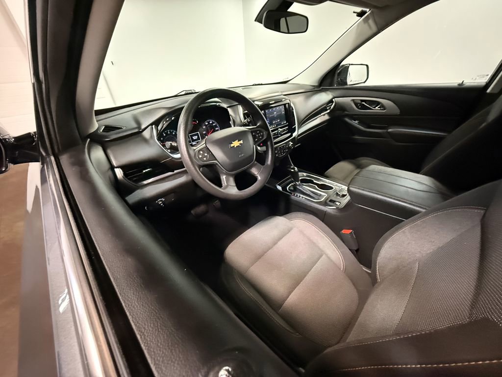 Used 2020 Chevrolet Traverse LS video 2