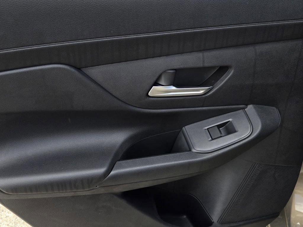 New 2026 Nissan Sentra SV w/ Floor Mat Package FWD image 9