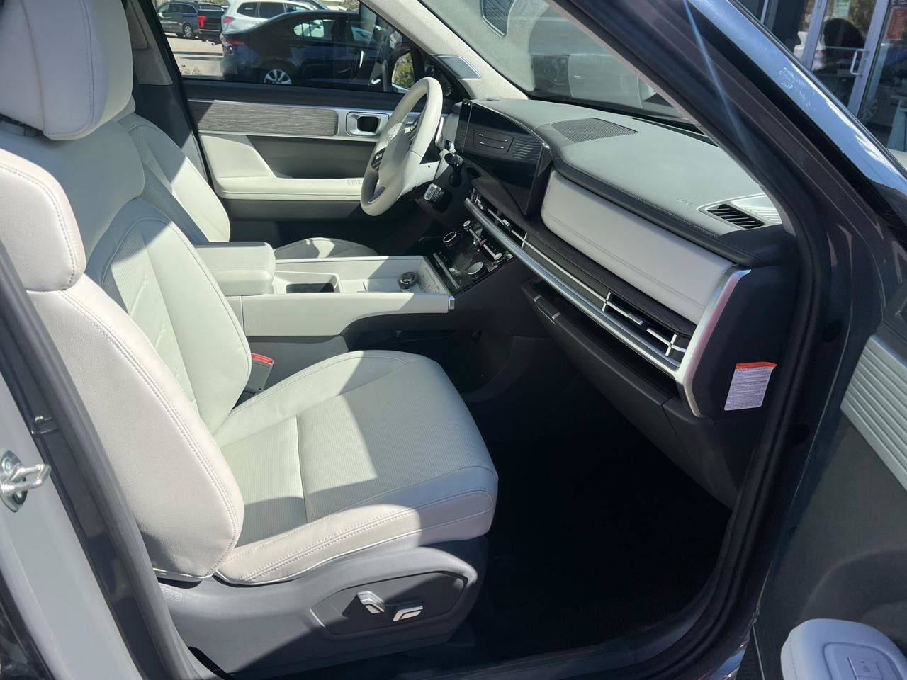 Used 2025 Hyundai Santa Fe Limited FWD image 40
