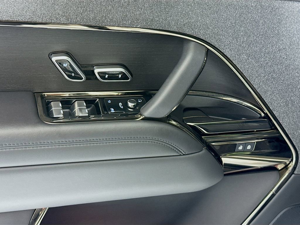 Used 2023 Land Rover Range Rover Sport SE Dynamic image 24