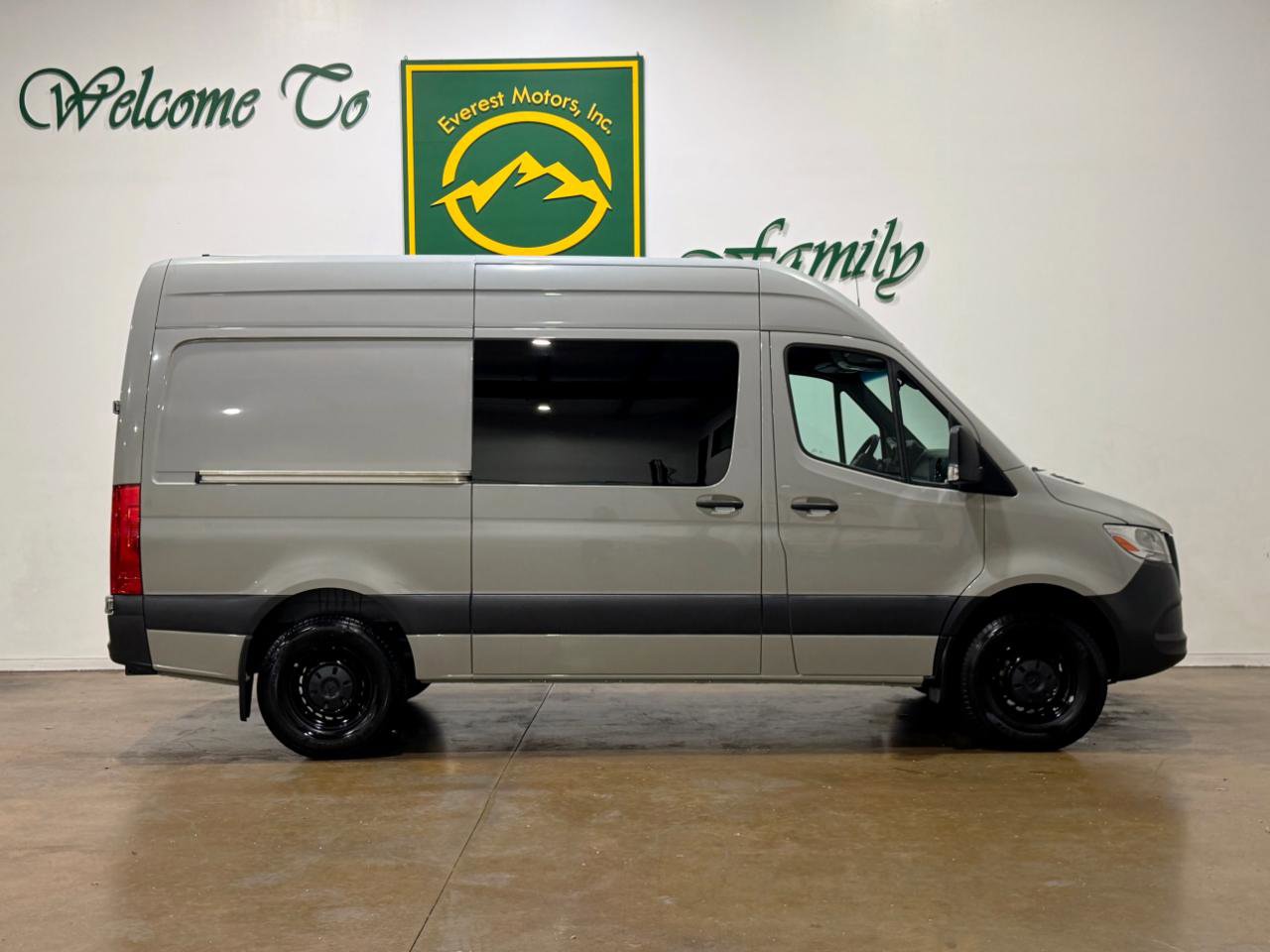 Used 2021 Mercedes-Benz Sprinter 2500 image 8